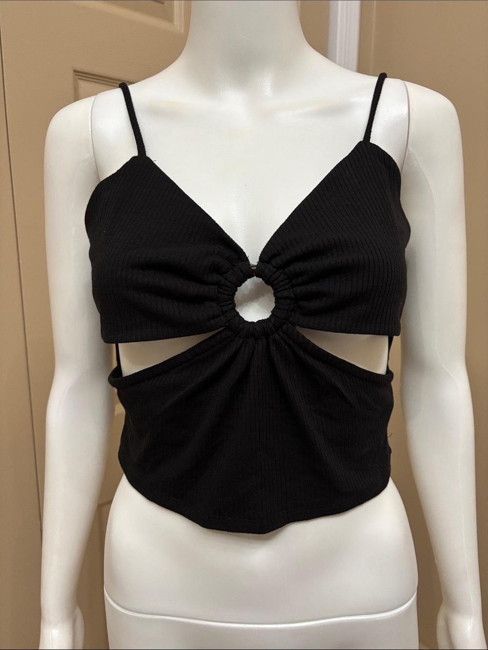 FOREVER 21 cropped cutout cami top